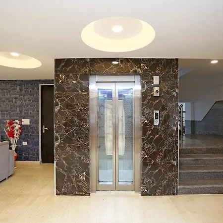 Hotel O M Suites